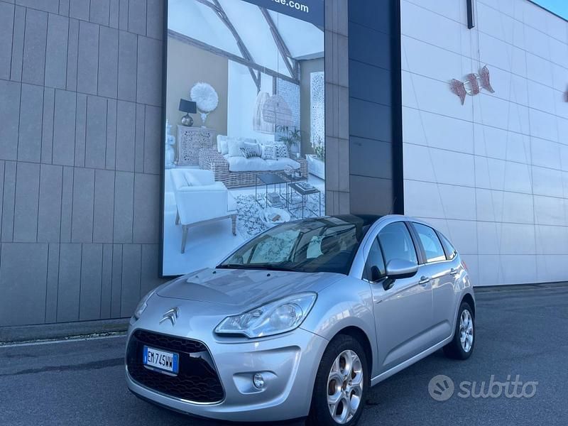 Grigio Usata 2012 Citroën C3 Exclusive Due volumi | 4800 € (Buon prezzo) - Immagine 1/4