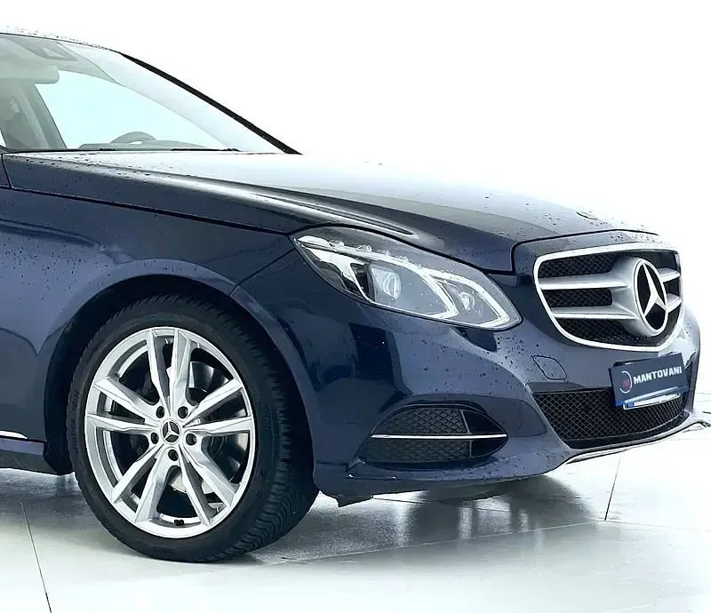 Usata Mercedes E300 Premium 231 CV (169 kW) 2014 Blu Berlina