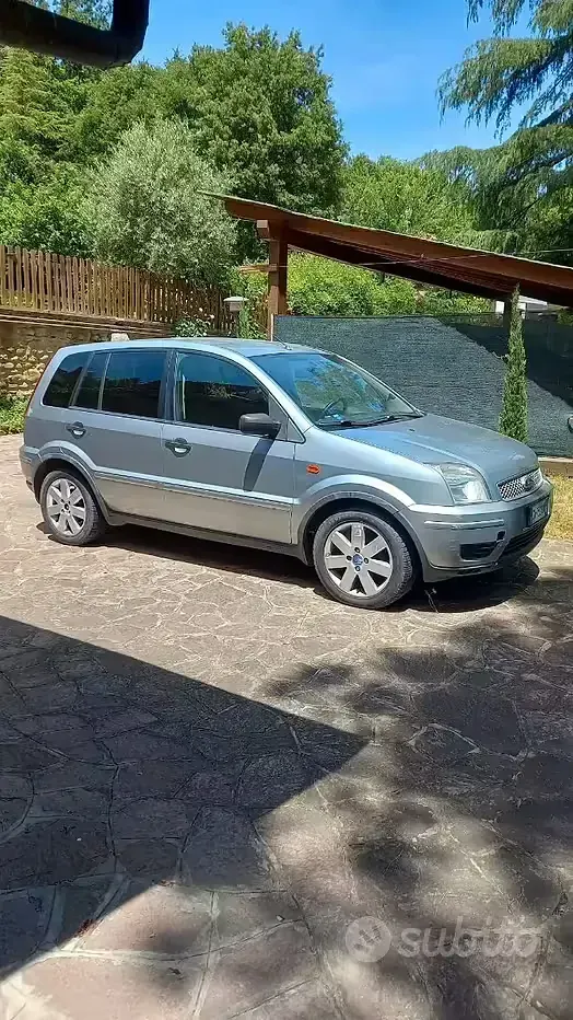 Usata Ford Fusion 68 CV (50 kW) 2005 Grigio Utilitaria