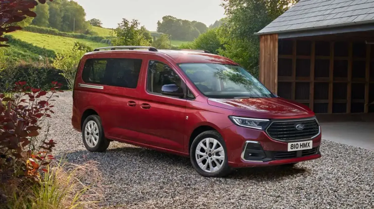Usata Ford Tourneo Connect 102 CV (75 kW) 2024 Argento Monovolume