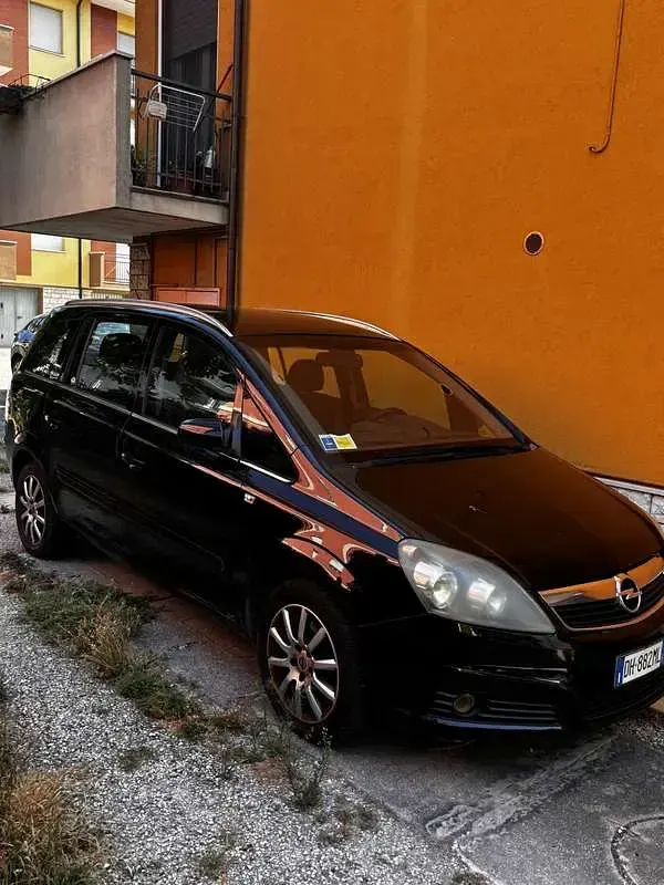 Usata Opel Zafira Club 94 CV (69 kW) 2007 Monovolume