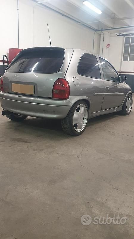 Usata Opel Corsa 106 CV (77 kW) 1997 Grigio Utilitaria