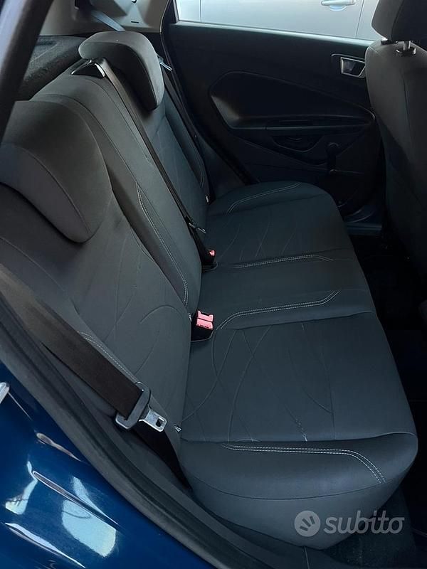 Usata Ford Fiesta 60 CV (44 kW) 2015 Blu Utilitaria