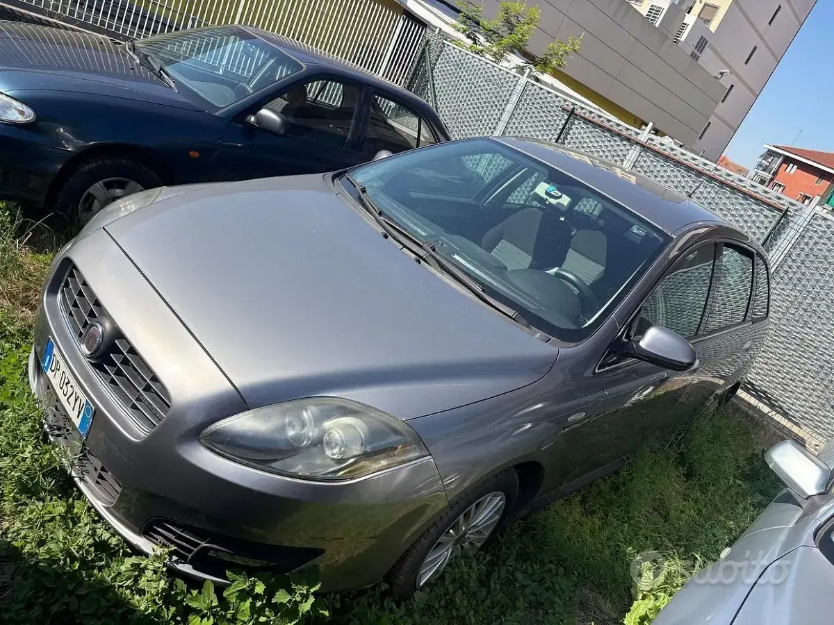 Usata Fiat Croma Active 120 CV (88 kW) 2009 Grigio Station wagon