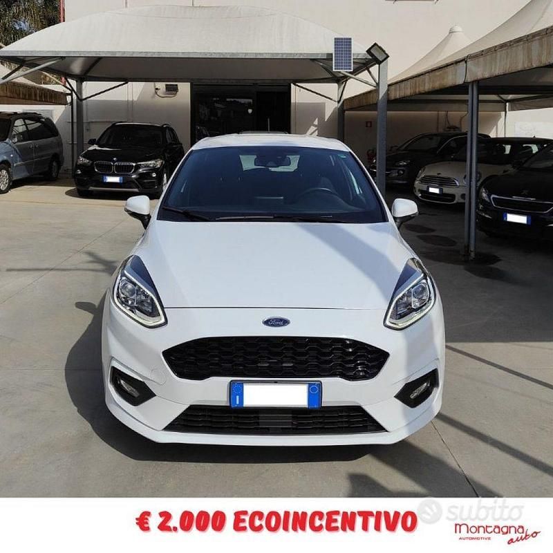 Bianco Usata 2019 Ford Fiesta ST-Line Berlina | 12.800 € (Cara) - Immagine 1/4