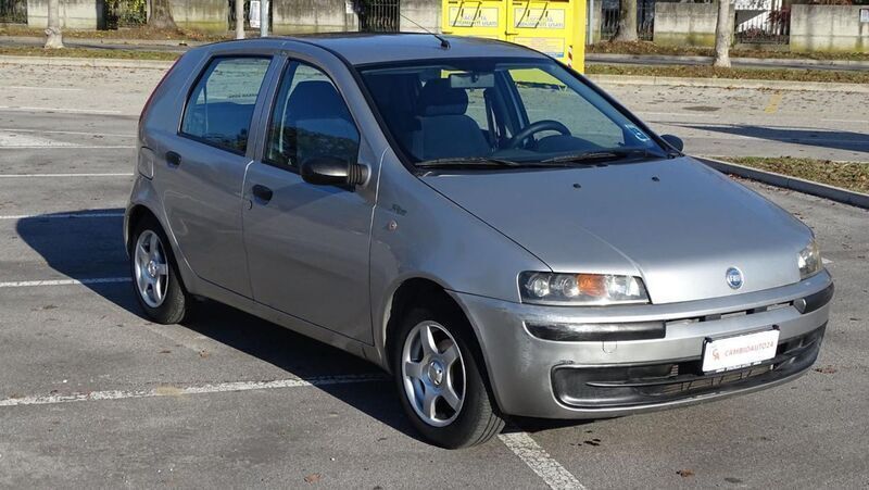 Usato 2001 Fiat Punto 1.2 Benzin 60 CV (1.690 €)