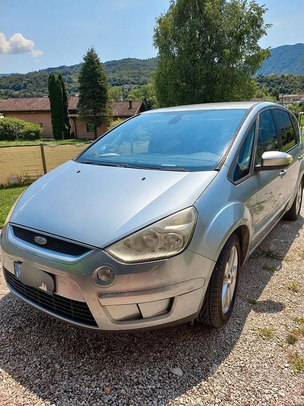 Usata Ford S-MAX S 140 CV (102 kW) 2009 Grigio Monovolume