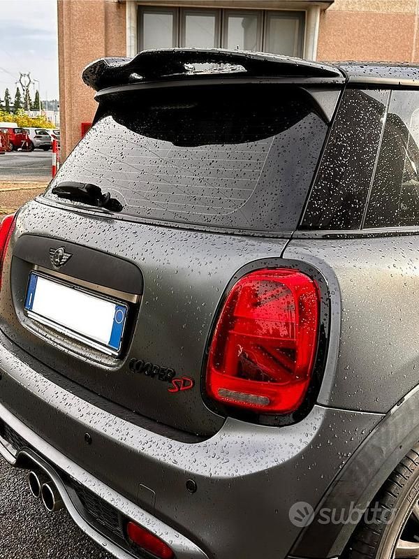 Usata Mini Cooper D Business 116 CV (85 kW) 2016 Grigio Utilitaria