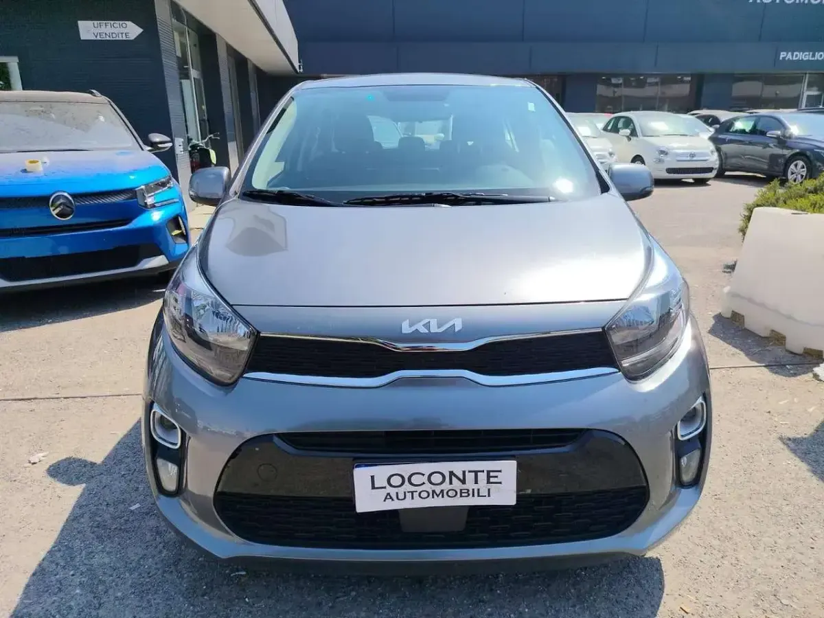 Usata Kia Picanto X-Line 65 CV (47 kW) 2023 Grigio Utilitaria
