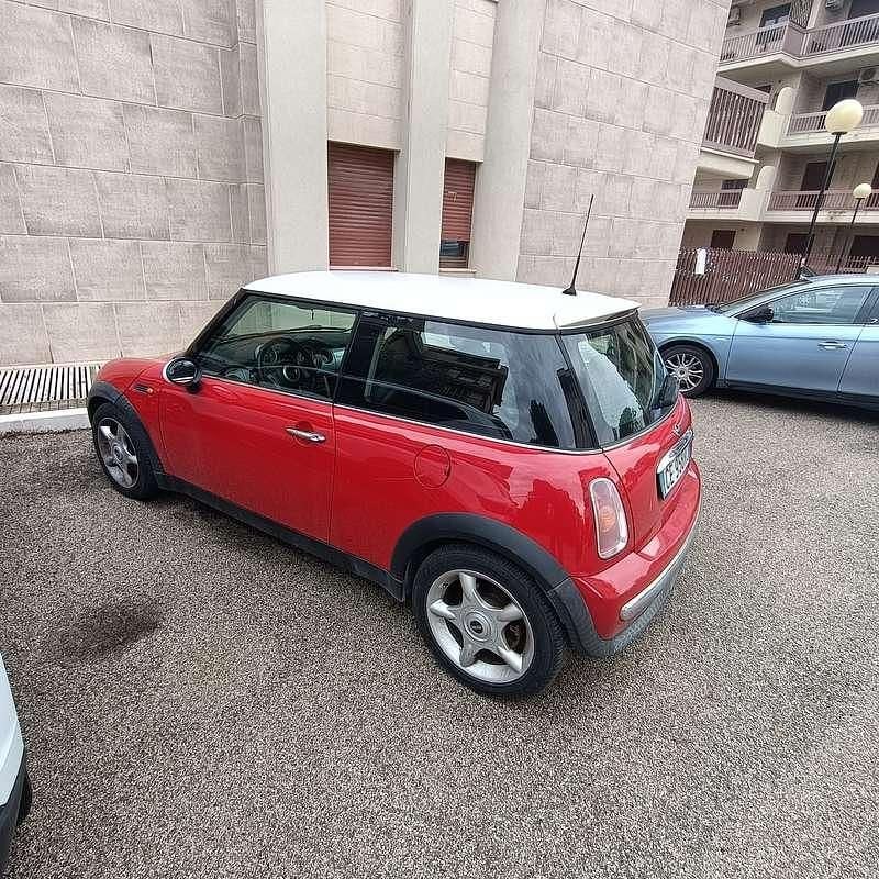 Usata Mini Cooper 116 CV (85 kW) 2002 Rosso Utilitaria