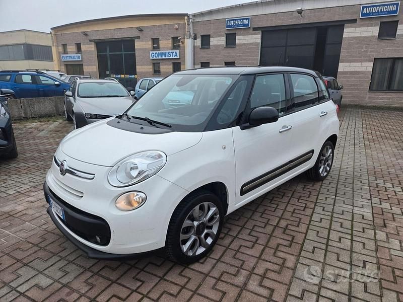 Bianco Usata 2016 Fiat 500L Lounge Monovolume | 6200 € (Buon prezzo) - Immagine 1/4