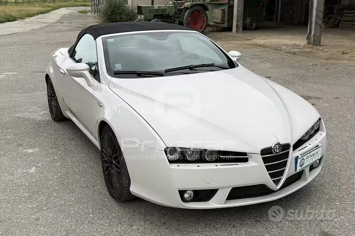 Usata Alfa Romeo Spider 200 CV (147 kW) 2007 Bianco Cabrio