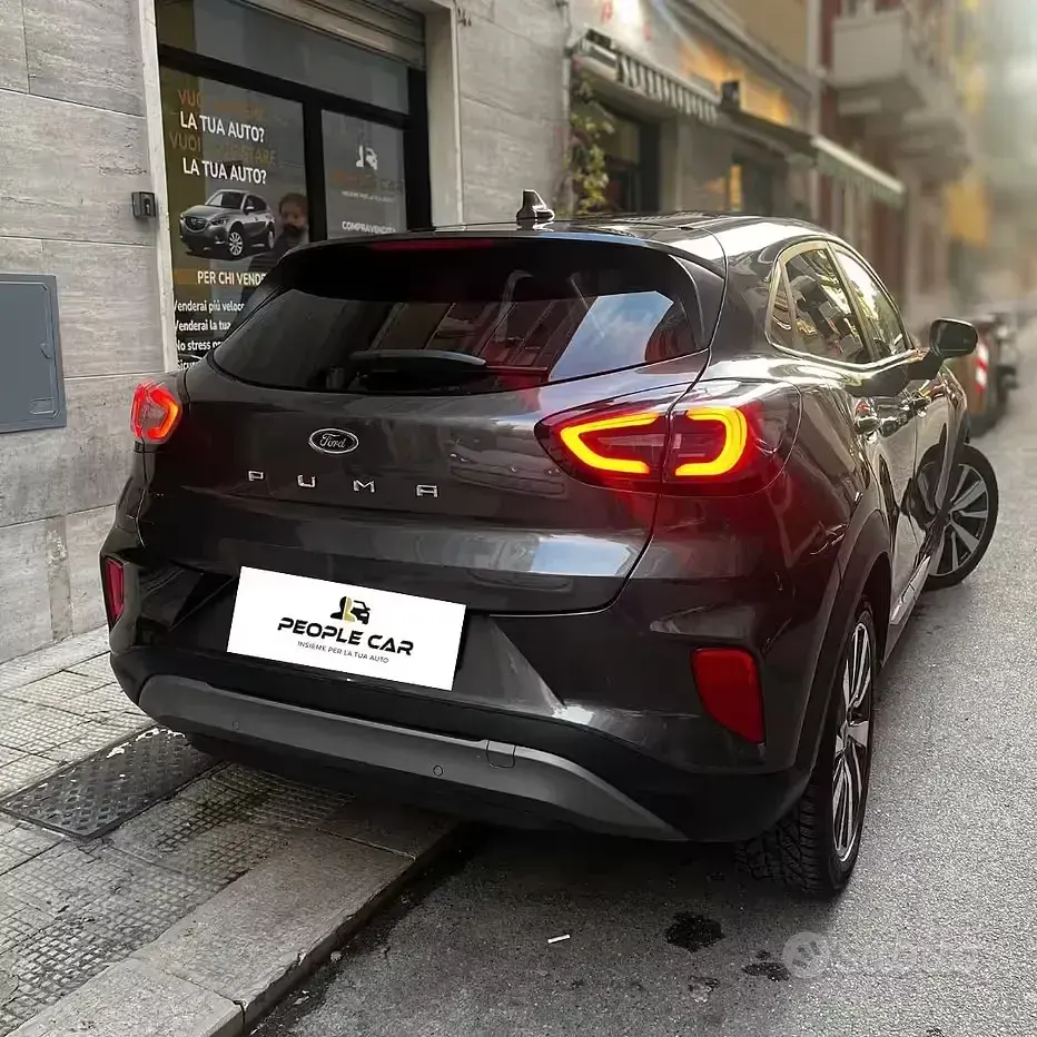 Usata Ford Puma Titanium 120 CV (88 kW) 2022 Grigio SUV