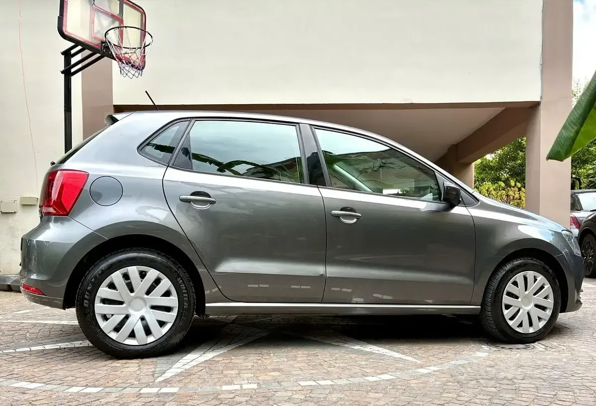 Usata VW Polo Trendline 75 CV (55 kW) 2014 Grigio Utilitaria
