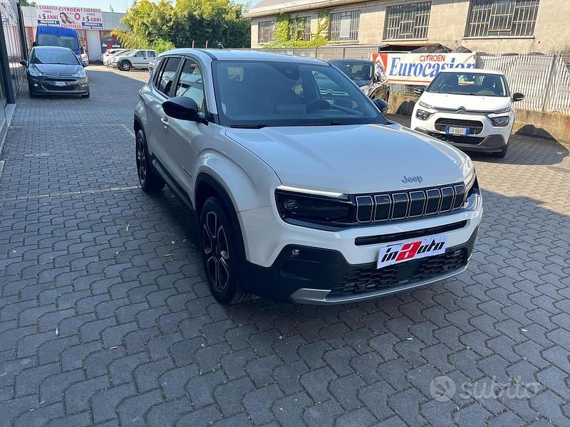 Usata Jeep Avenger Summit 100 CV (73 kW) 2024 Bianco SUV