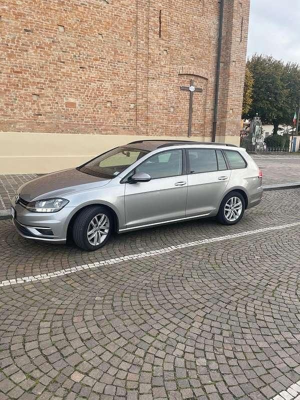 Second-hand VW Golf VII 115 CP (84 kW) 2017 Gri Break
