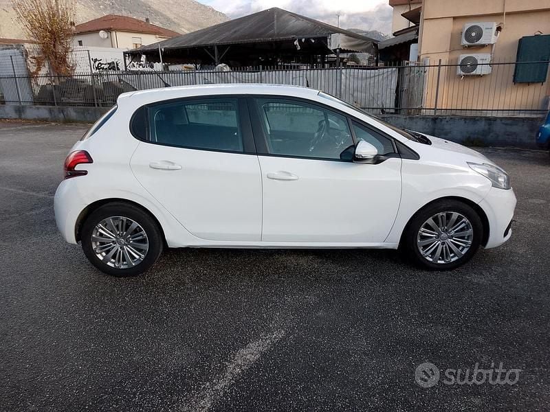 Usata Peugeot 208 Allure 75 CV (55 kW) 2017 Bianco Utilitaria