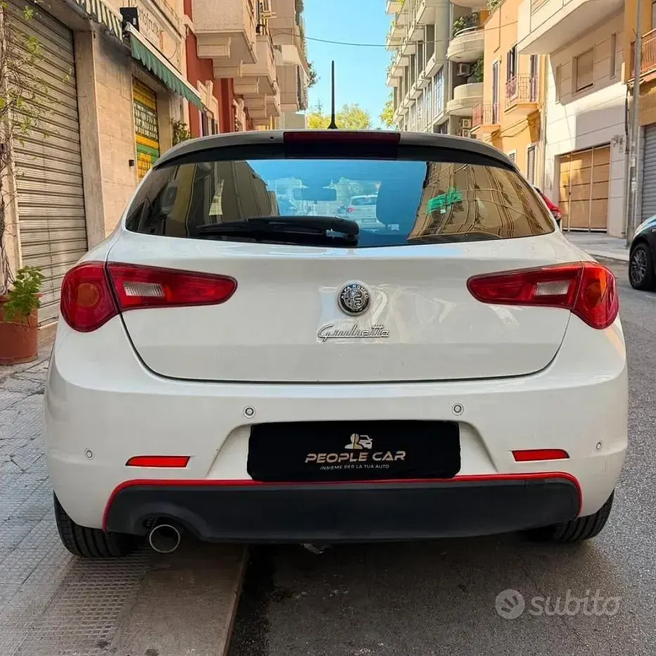 Usata Alfa Romeo Giulietta 105 CV (77 kW) 2013 Bianco Utilitaria