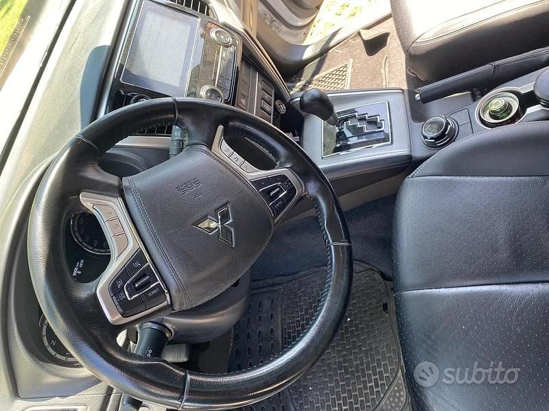 Usata Mitsubishi L200 115 CV (84 kW) 2020 Grigio Pick-up