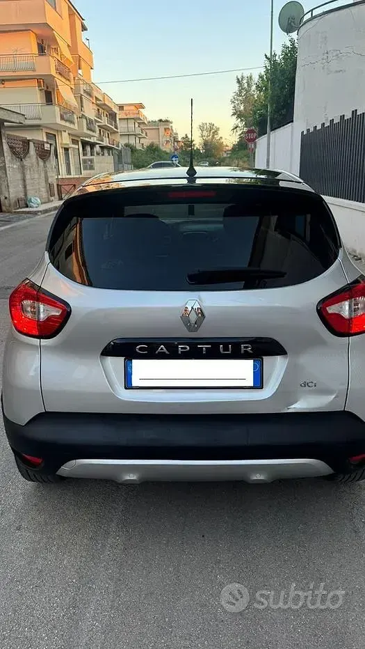 Usata Renault Captur 90 CV (66 kW) 2016 SUV