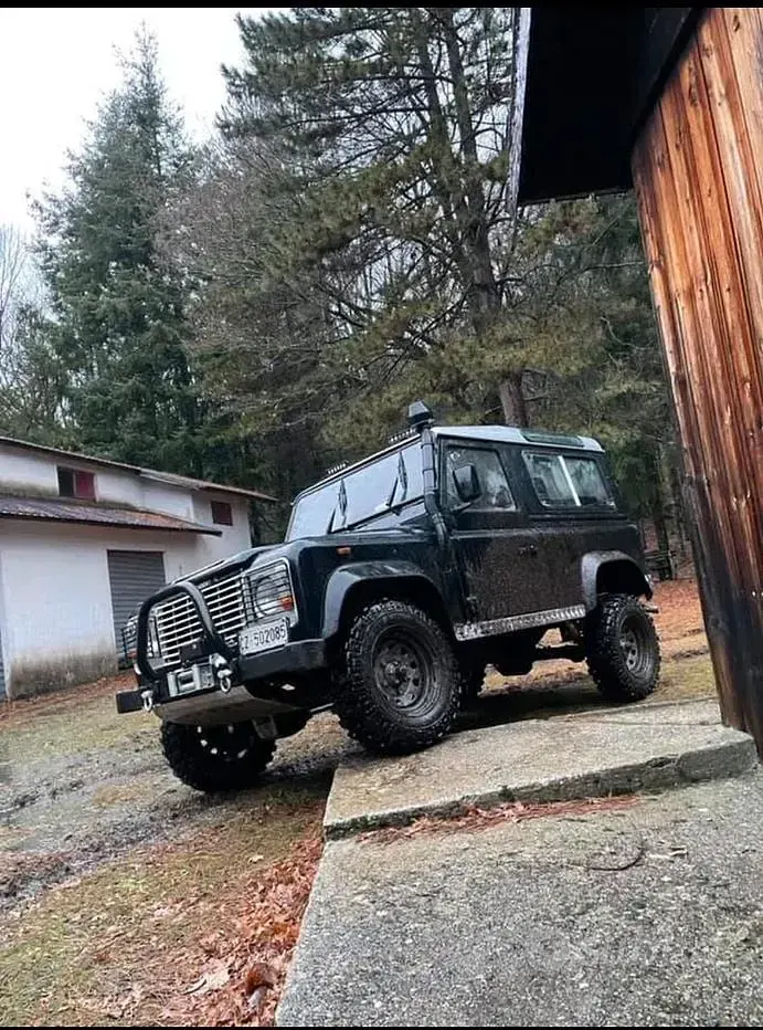 Usata Land Rover Defender 109 CV (80 kW) 1990 Nero SUV