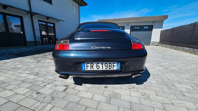 Usata Porsche 996 320 CV (235 kW) 2004 Nero Cabrio