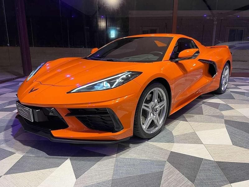 Nuova Corvette Stingray 481 CV (353 kW) 2025 Amplify orange Cabrio