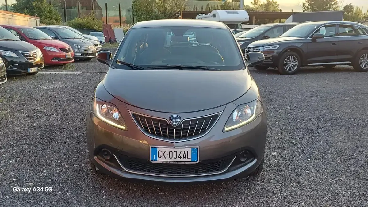 Usata Lancia Ypsilon S 69 CV (50 kW) 2022 Grigio Utilitaria