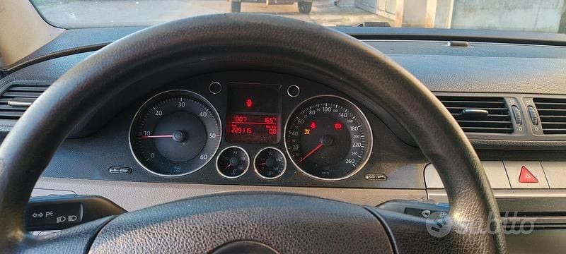 Usata VW Passat 140 CV (102 kW) 2005 Berlina