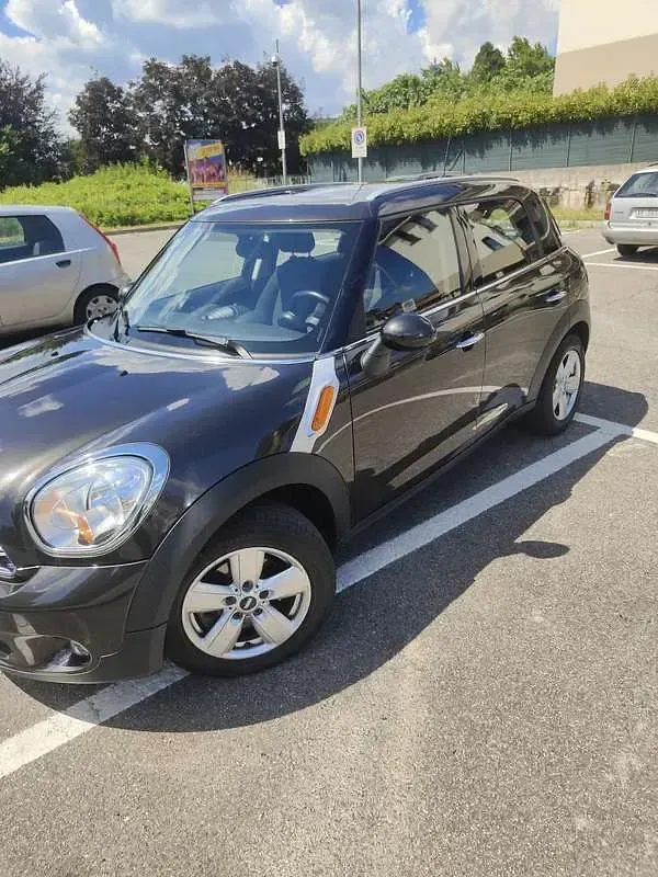 Usata Mini Cooper D Countryman 111 CV (81 kW) 2015 Marrone SUV