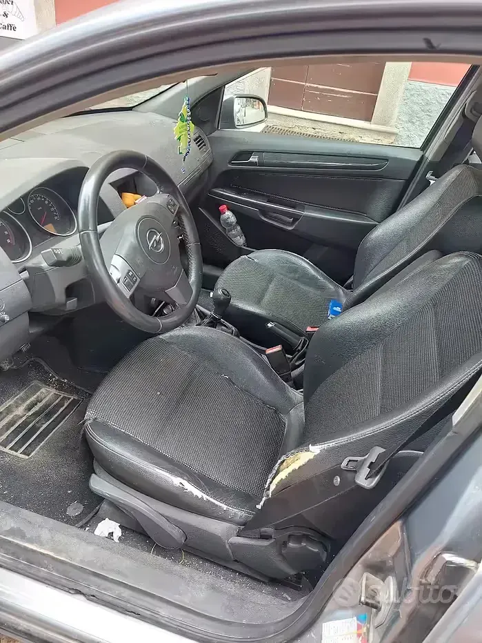 Usata Opel Astra 105 CV (77 kW) 2005 Blu Berlina