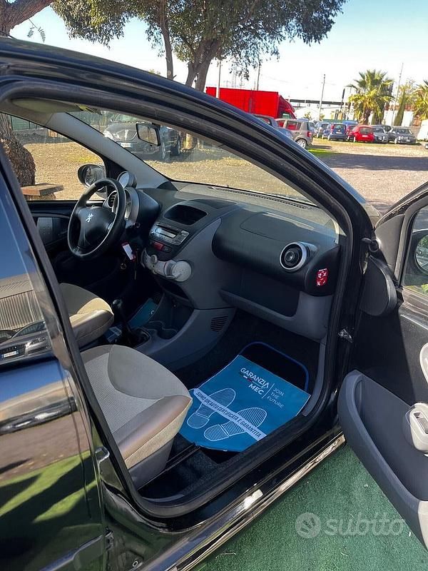 Usata Peugeot 107 54 CV (39 kW) 2010 Nero Utilitaria