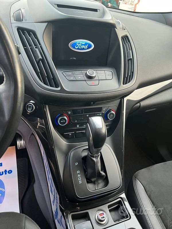 Usata Ford Kuga 120 CV (88 kW) 2017 Grigio SUV