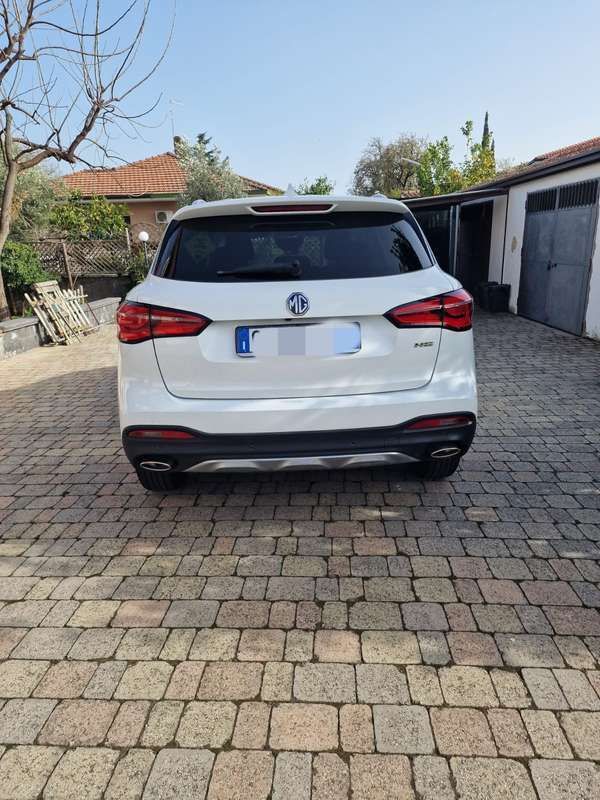 Usata MG HS Comfort 162 CV (119 kW) 2023 Bianco SUV