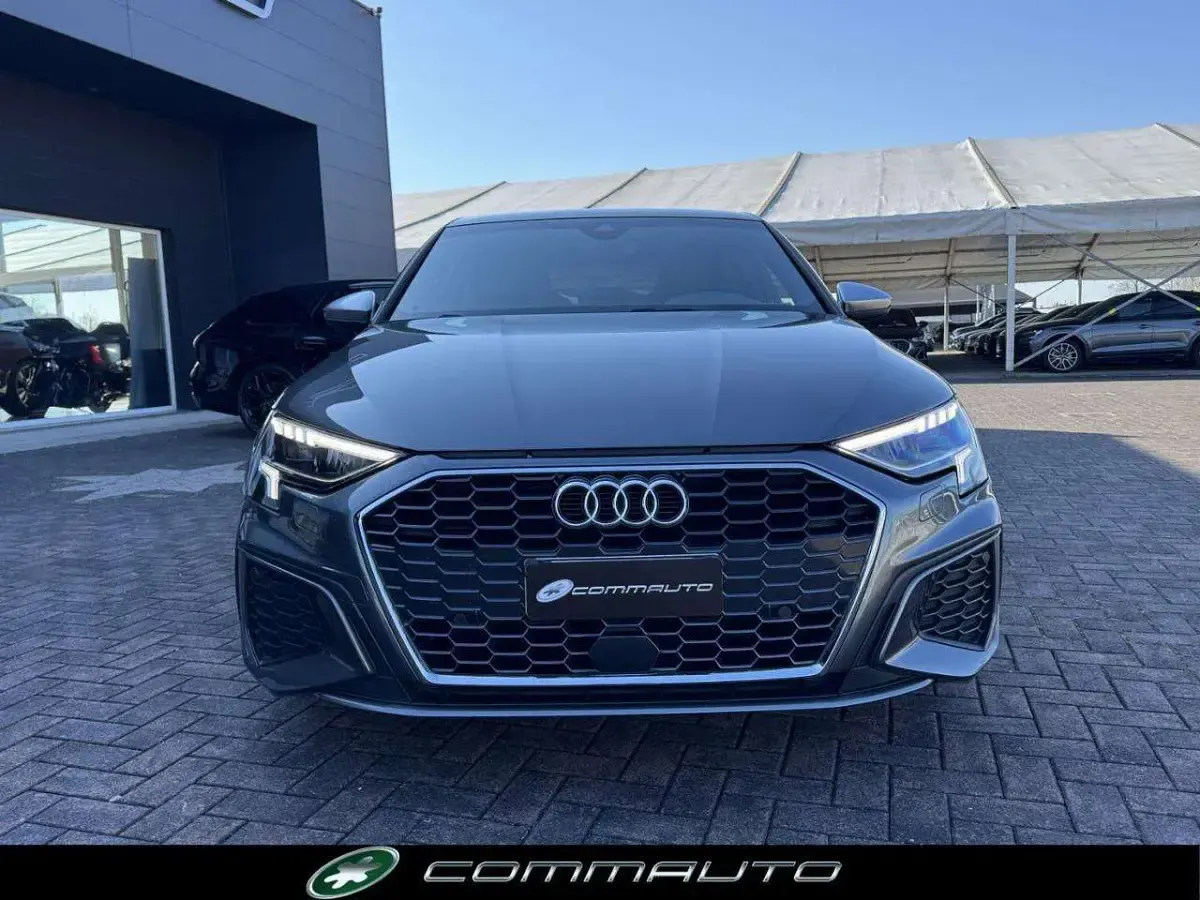 Usata Audi A3 S-Line 150 CV (110 kW) 2023 Grigio scuro Berlina