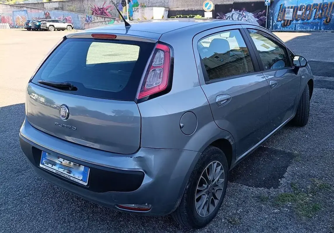 Usata Fiat Grande Punto Active 75 CV (55 kW) 2010 Utilitaria
