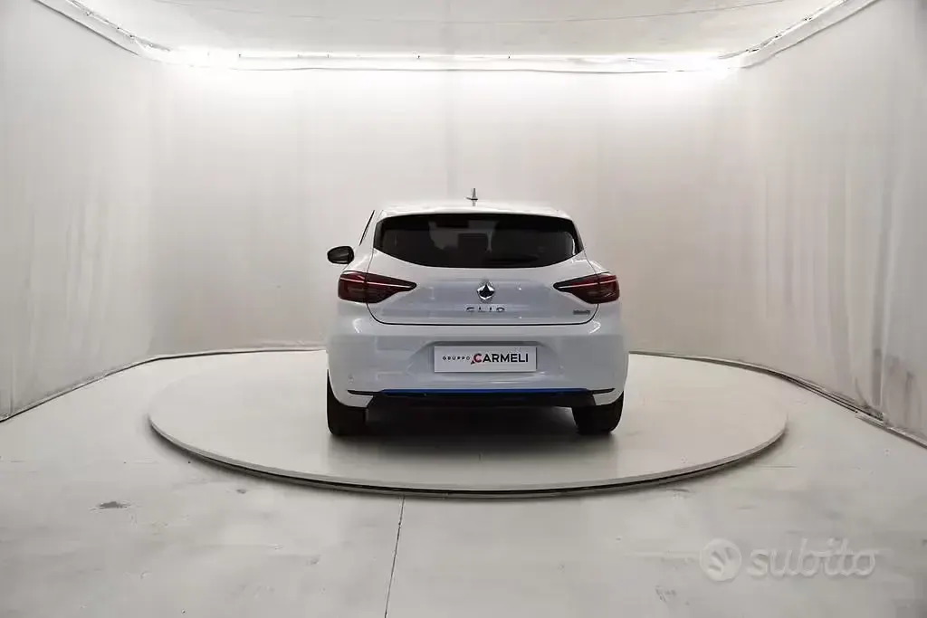 Usata Renault Clio V 140 CV (102 kW) 2021 Bianco Berlina