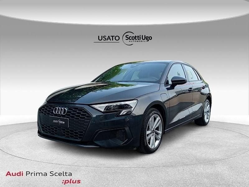 Grigio Usata 2022 Audi A3 Sportback e-tron Design Utilitaria | 27.500 € (Buon prezzo) - Immagine 1/4