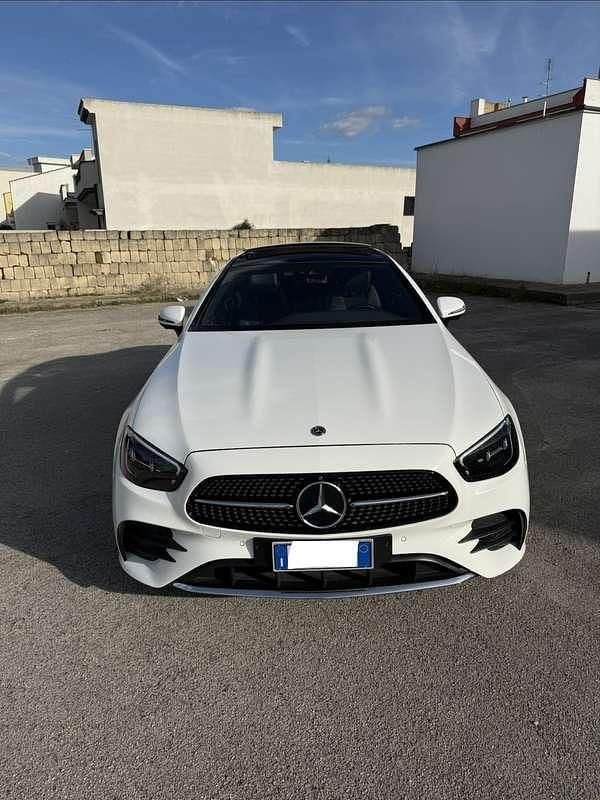 Usado Mercedes E300 Premium Plus 265 CV (194 kW) 2022 Coupe