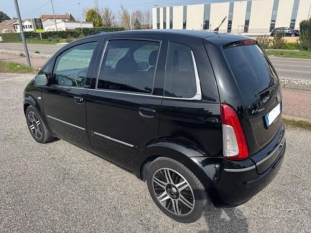 Usata Lancia Musa 95 CV (69 kW) 2010 Nero Monovolume