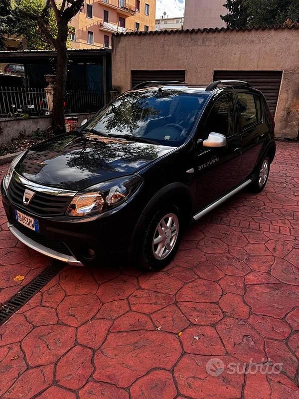 Usata 2010 Dacia Sandero | 4250 € (Buon prezzo) - Immagine 1/4