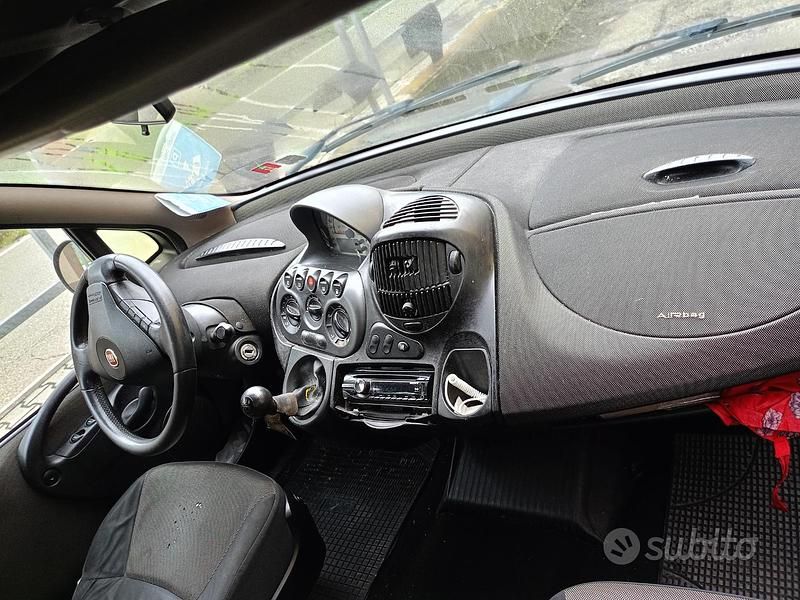 Usata 2008 Fiat Multipla Monovolume | 1800 € (Buon prezzo) - Immagine 1/4