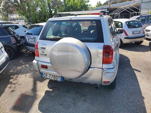 Usata Toyota RAV4 Sol 116 CV (85 kW) 2003 Argento metallizzato SUV