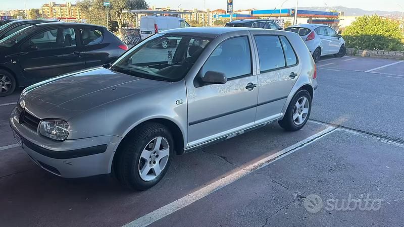 Usata VW Golf IV 75 CV (55 kW) 2000 Grigio Utilitaria