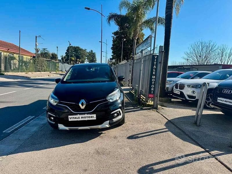 Usata Renault Captur 110 CV (80 kW) 2018 Nero SUV