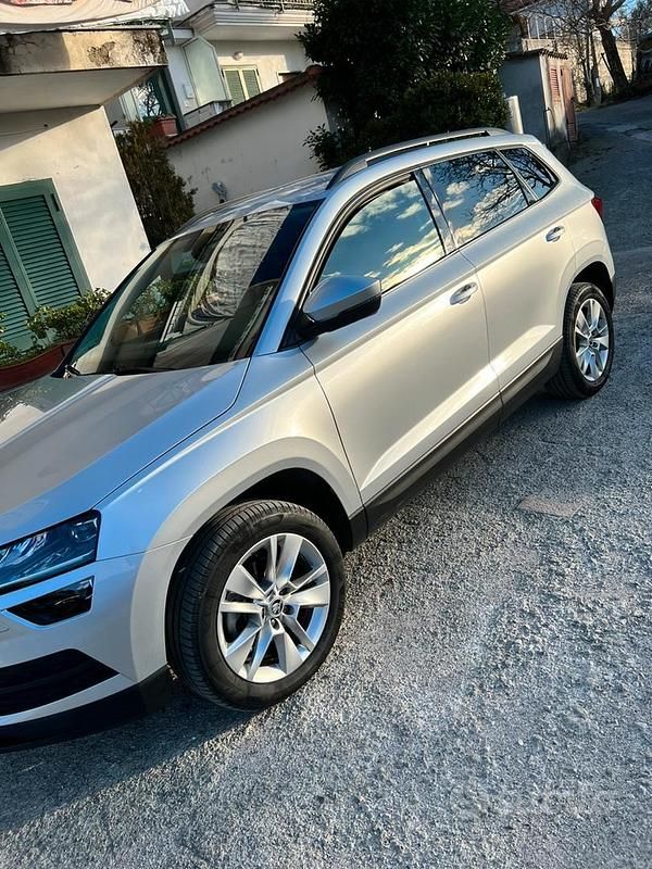 Grigio Usata 2021 Skoda Karoq SUV | 20.999 € (Ottimo prezzo) - Immagine 1/4