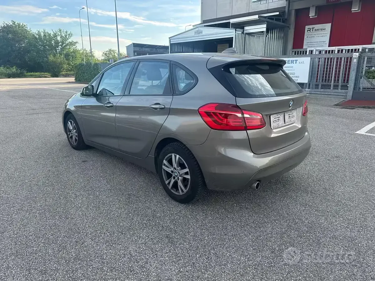 Usata BMW 216 Active Tourer Advantage 116 CV (85 kW) 2015 Grigio Monovolume