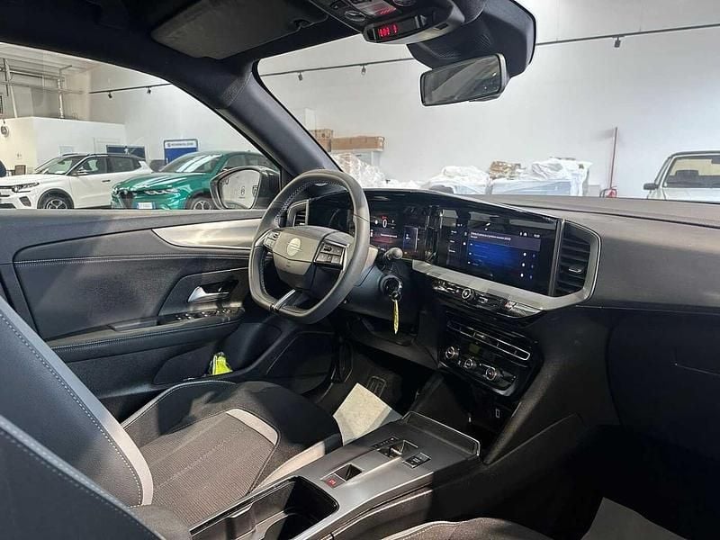 Usata Opel Mokka 131 CV (96 kW) 2025 Bianco SUV