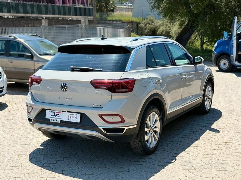 Usata VW T-Roc Style 150 CV (110 kW) 2022 Beige SUV