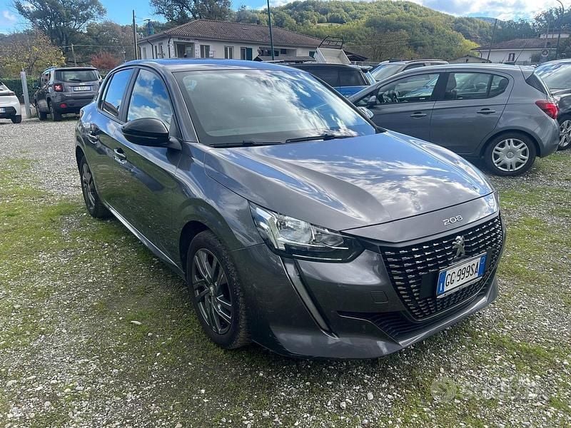 Usata Peugeot 208 Allure 102 CV (75 kW) 2022 Grigio Utilitaria